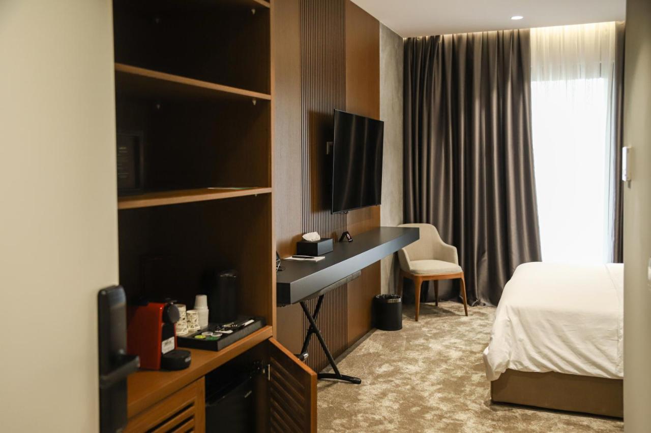 Urbanin Apartment & Hotel Tirana Exteriör bild