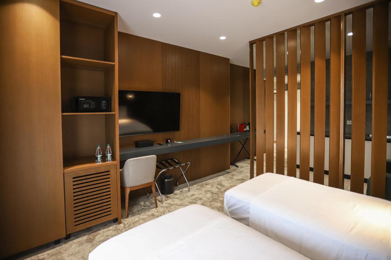 Urbanin Apartment & Hotel Tirana Exteriör bild