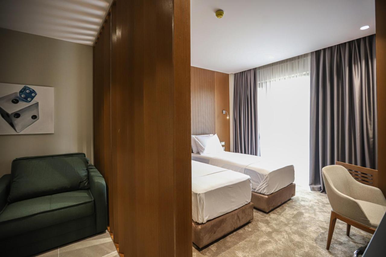Urbanin Apartment & Hotel Tirana Exteriör bild